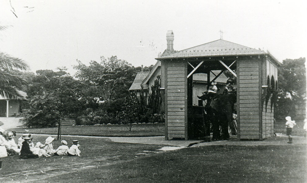 Elephant enclosure at Moore Park Zoological Gardens 
