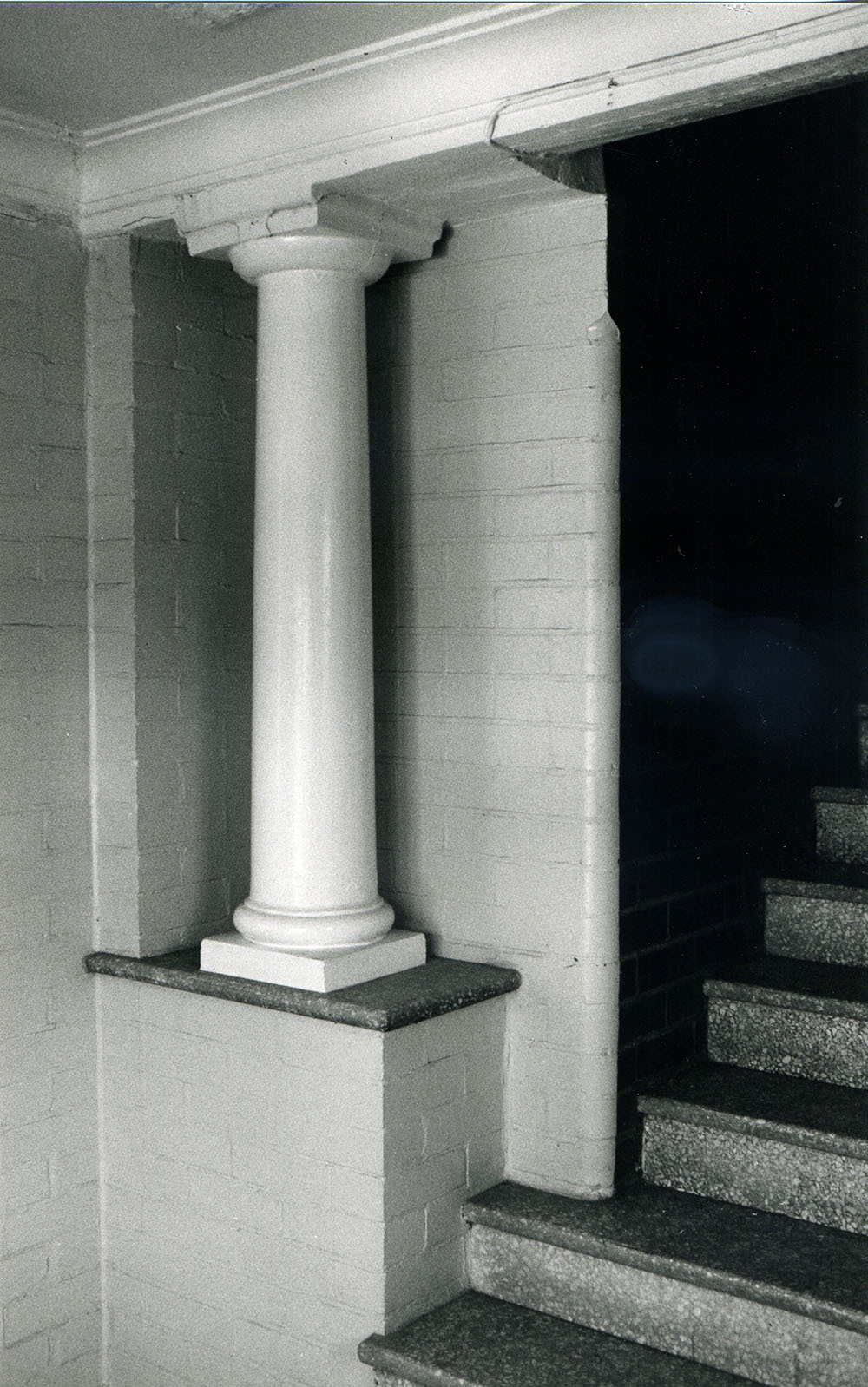 176 Avoca Street: steps and column (Photo 1/11)