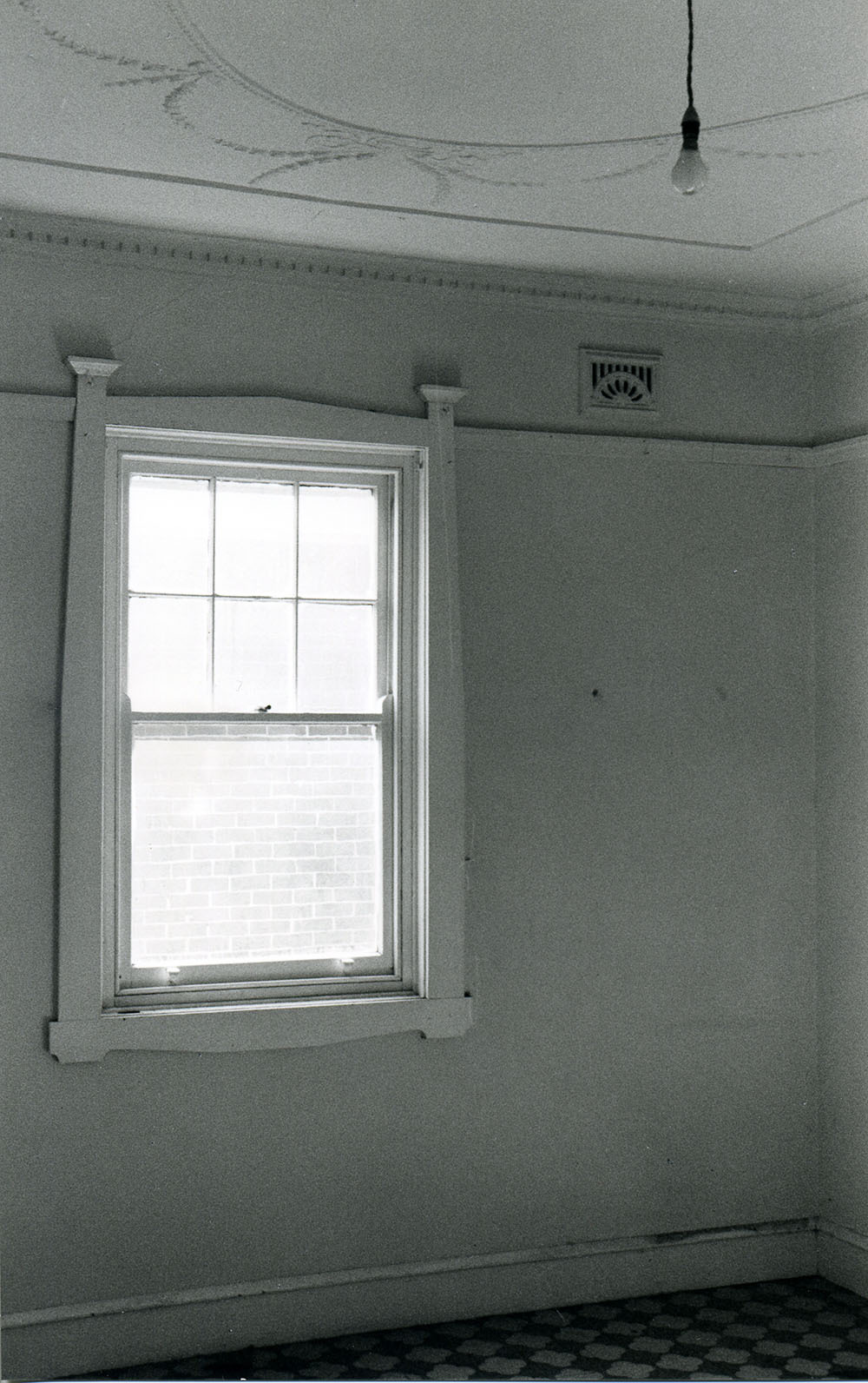 176 Avoca Street, Randwick: interior window (Photo 2/11)