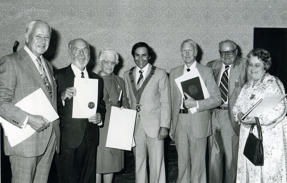 Community Service Award ceremony (photo 1)