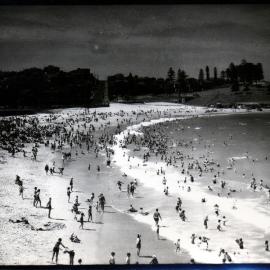 Coogee Beach, looking north (image 1/3)