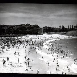 Coogee Beach, looking north (image 2/3)