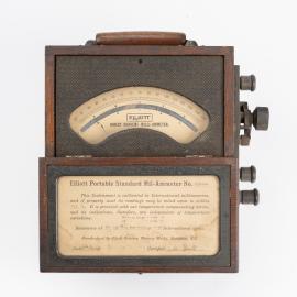 Elliott portable standard Mil-Ammeter, No. 122434 
