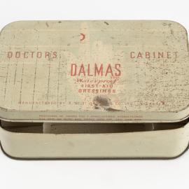 First aid dressing box