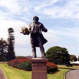 Statue of Sir Henry Parkes holding an Australian native floral tribute on the occasion of the centenary of the Federation of Australia