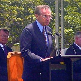Premier of New South Wales, Bob Carr, speaking at the ceremony celebrating the Centenary of Federation of Australia in Centennial Park