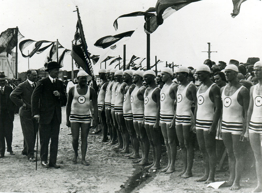 Members of the Maroubra Surf Life Saving Club