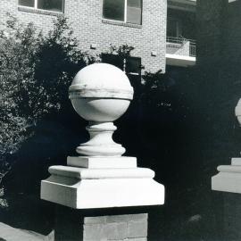 176 Avoca Street, Randwick: decorative post caps (Photo 9/11)