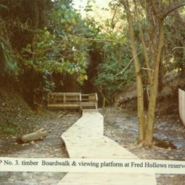 Fred Hollows Reserve, Randwick: Timber boardwalk and viewing platform
