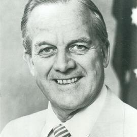 Lionel Bowen, Mayor of Randwick