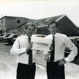 Laurie Brereton and Bob Carr at Maroubra Beach