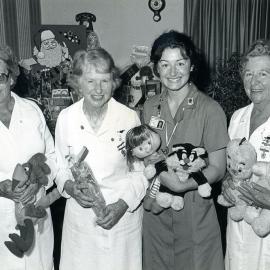 Coogee Bowling Club donates toys to Prince of Wales Children's Hospital