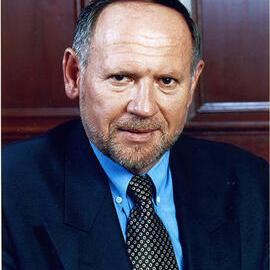 Portrait of Cr Peter Schick