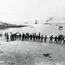 The laying of the trans-Tasman telegraph cable at La Perouse