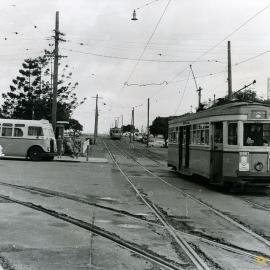 Tram heading North at Maroubra Junction