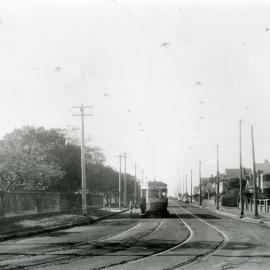 Tram stopped on Darley Road
