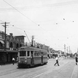 Tram on Anzac Parade at Kensington