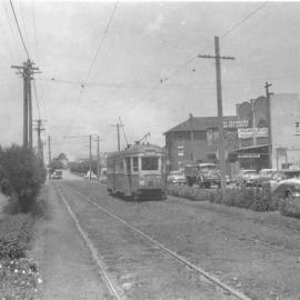 Tram on Anzac Parade at Kensington
