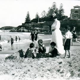Children playing on Coogee Beach
